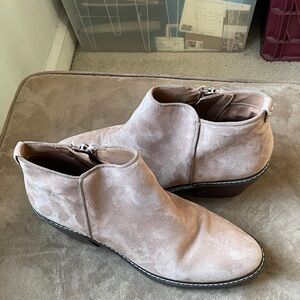 Sam Edelman neutral color suede ankle boots.